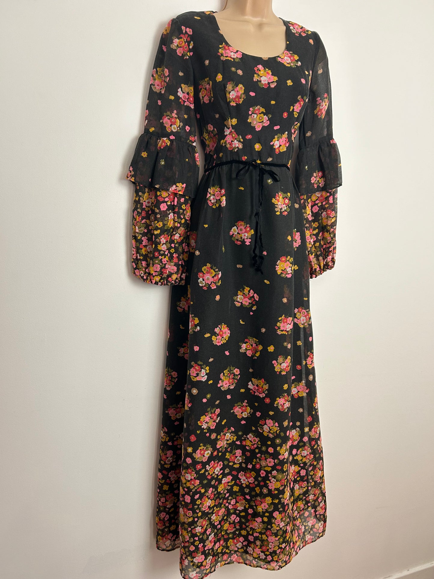 Vintage 1970s KATI AT LAURA PHILLPS UK Size 6 Darkest Grey Pink & Mustard Floral Print Cotton Mix Maxi Dress
