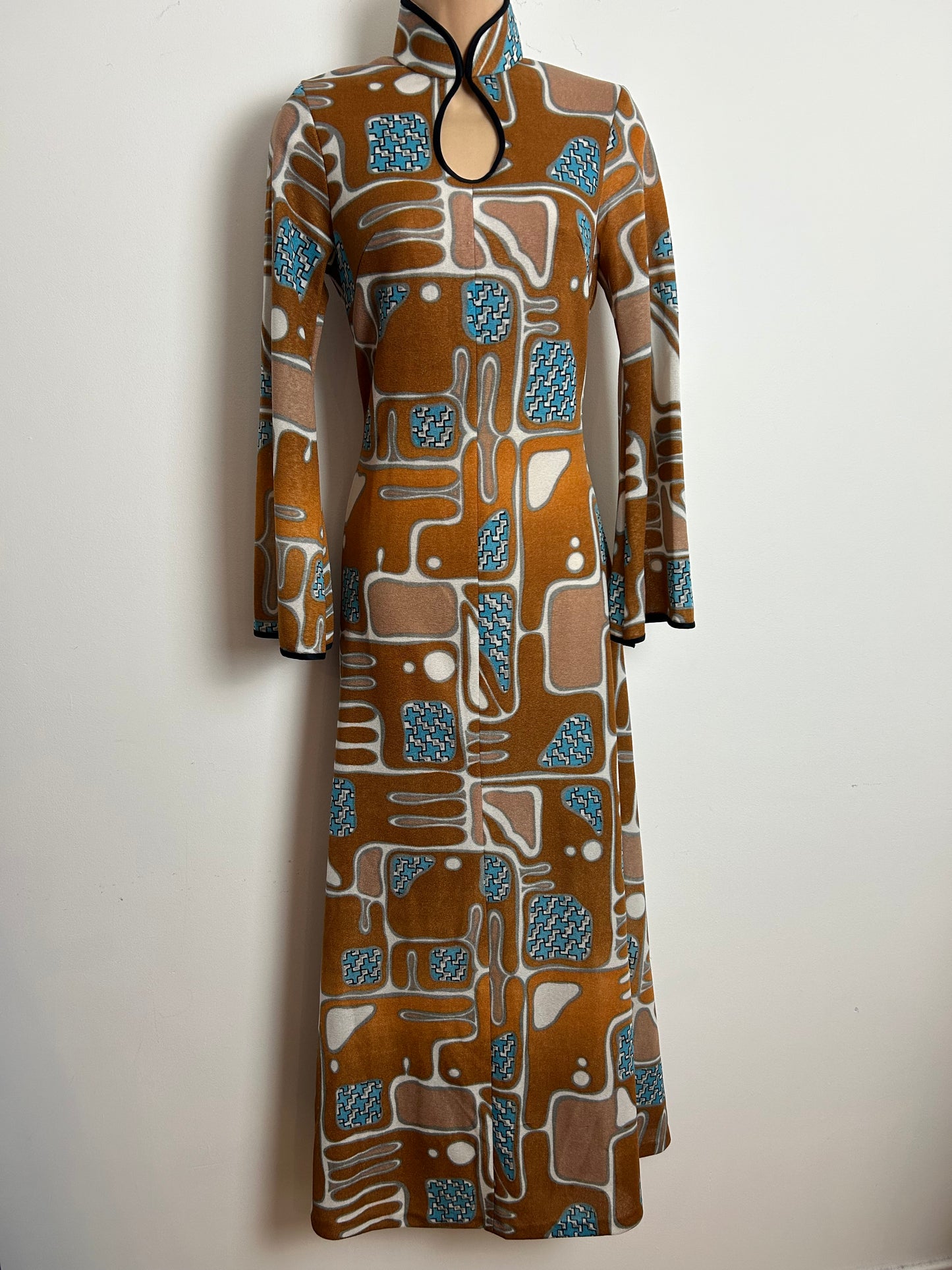 Vintage 1970s JACQUALIN PARIS Size 8-10 Tan Brown White & Blue Abstract print Long Sleeve Maxi Dress