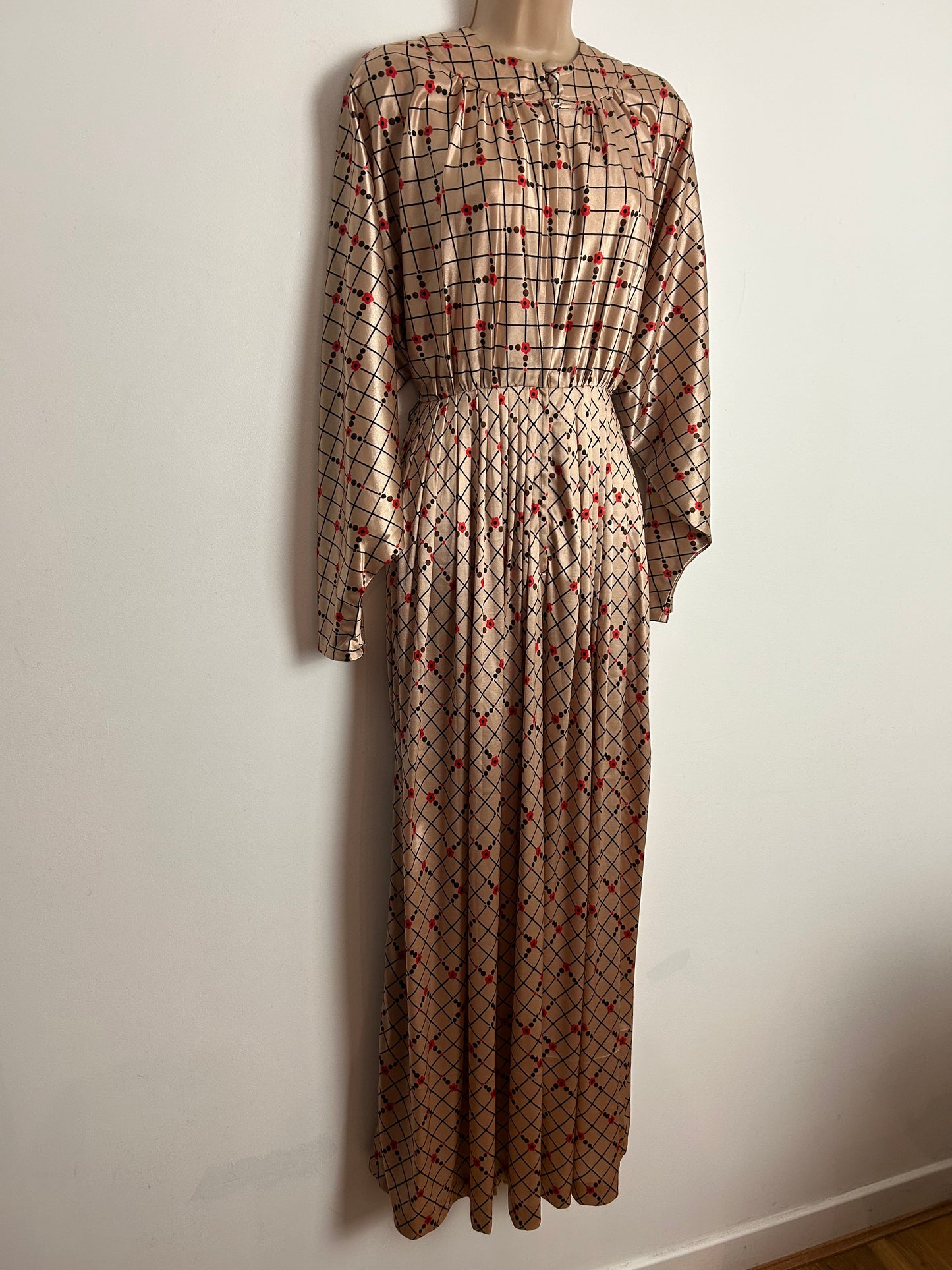 Vintage Late 1960s JEAN VARON UK Size 6 Goldy Beige Black Brown & Red Check Spot & Poppy Print Pleated Maxi Dress