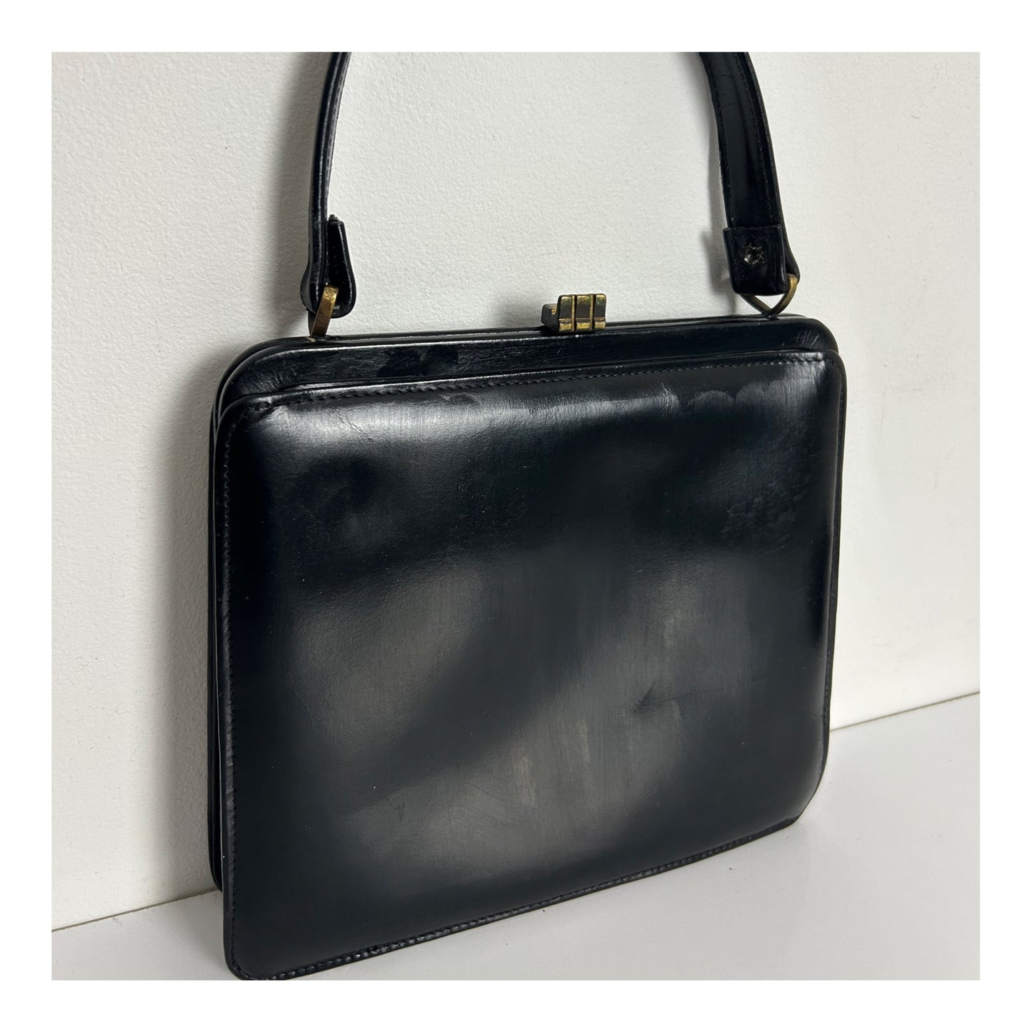 Vintage 1950s Black Leather Kelly Style Handbag With Suede Lining (Few issues)