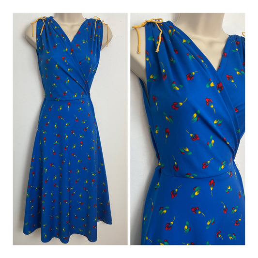 Vintage 1970s Size 8-10 Blue Red Green & Yellow Abstract Floral Print Tie Shoulder Pretty Wrap Day Dress
