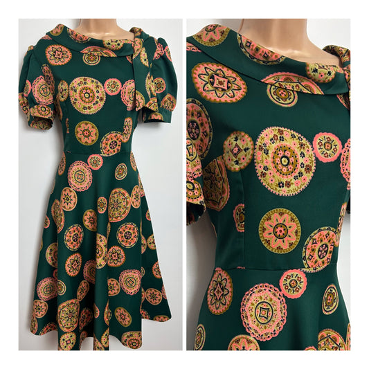 Vintage 1960s Size 10 Green & Pink Floral Circular Scarf Print Funnel Neck Fit & Flare Dress