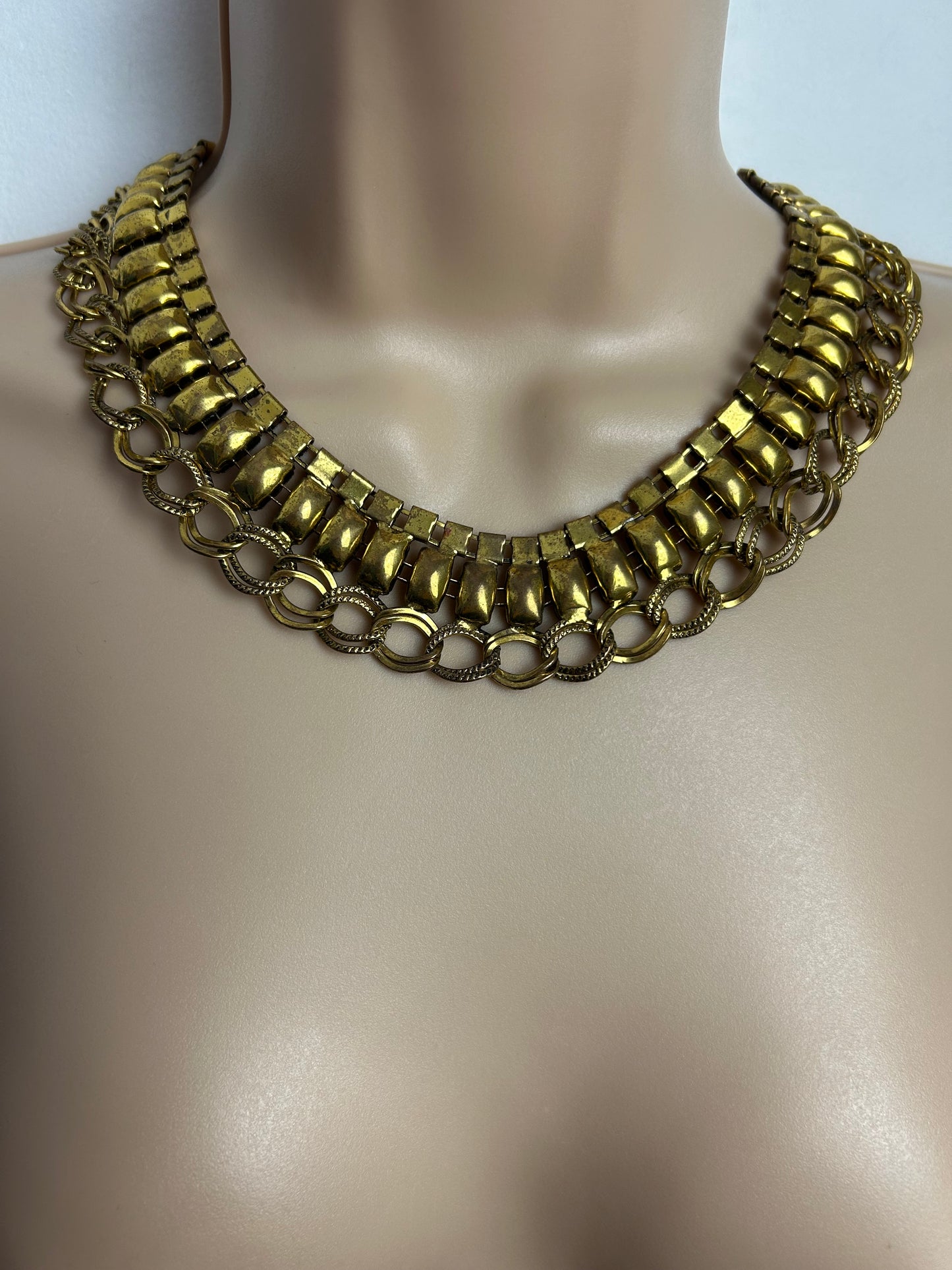 Vintage 1970s Gorgeous Gold Tone Semi Chunky Statement Choker Necklace