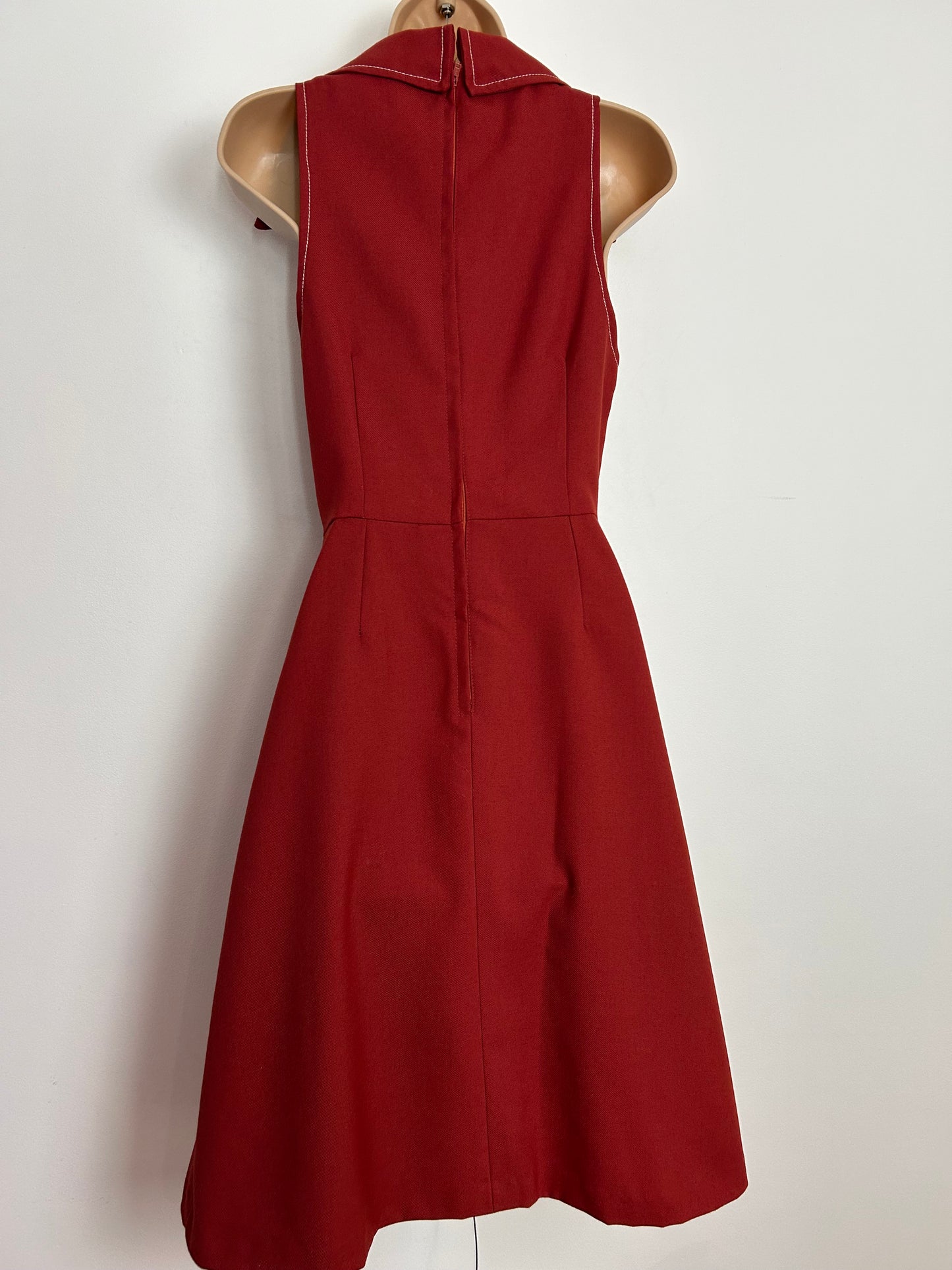 Vintage 1970s MICHAEL SINCLAIR Size 6 Brick Red Sleeveless Wide Collared Pocket Detail Fit & Flare Mod Dress