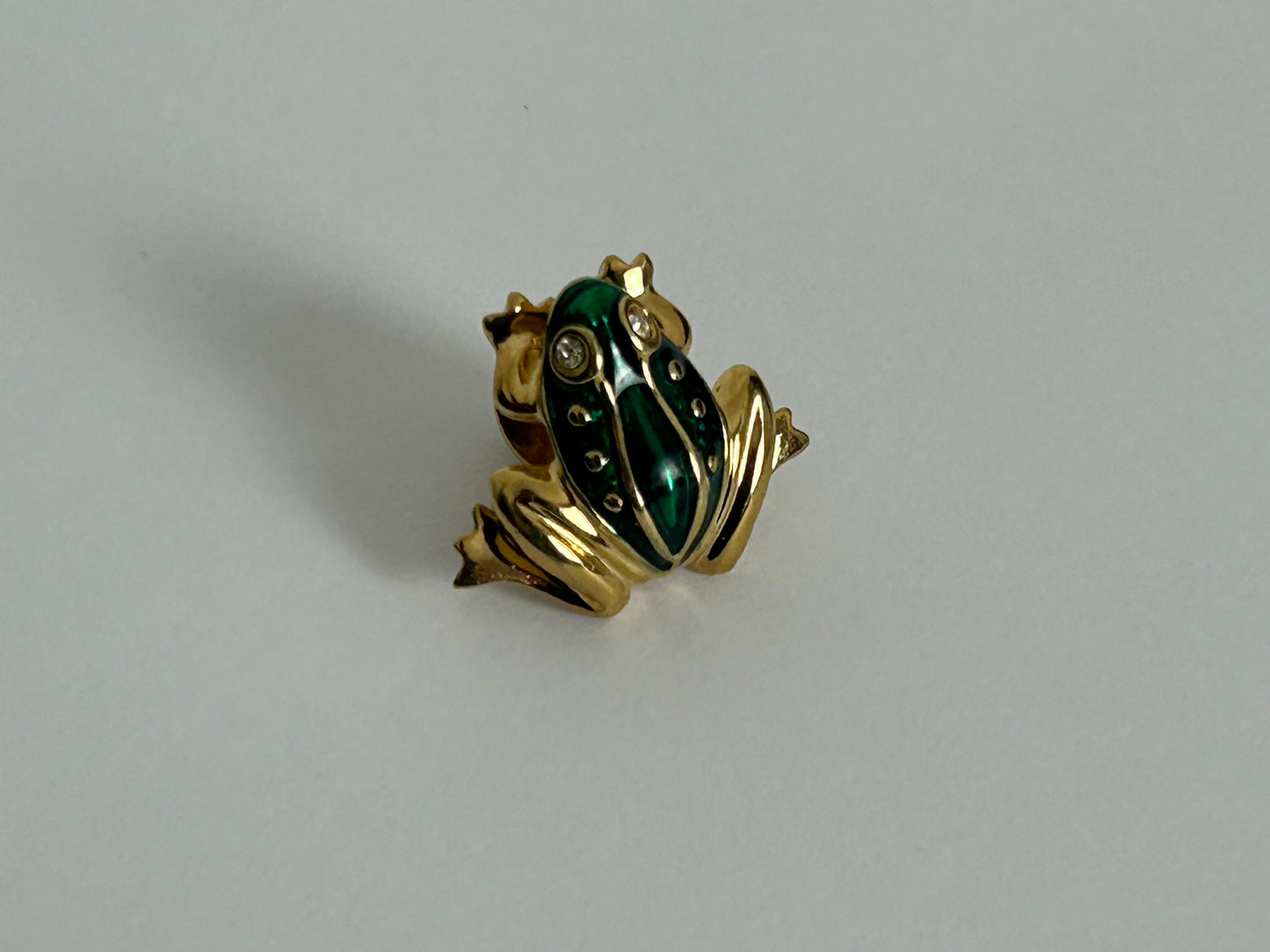 Vintage Gold Tone & Green Enamel Miniature Frog Pin Brooch
