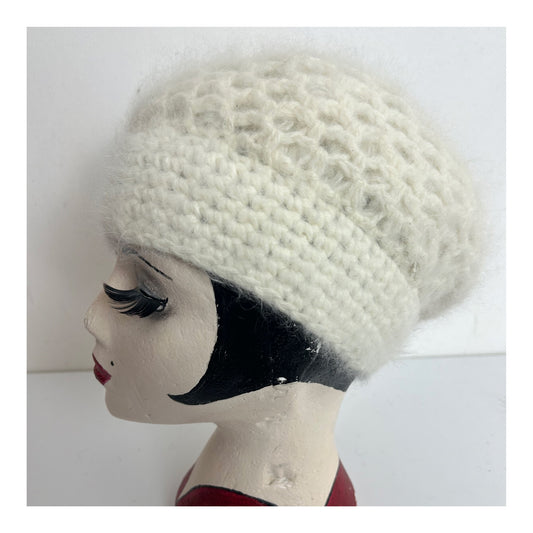 Vintage 1970s Winter White Chunky Knit Fab Angora Mix Beret Or Beanie Style Hat