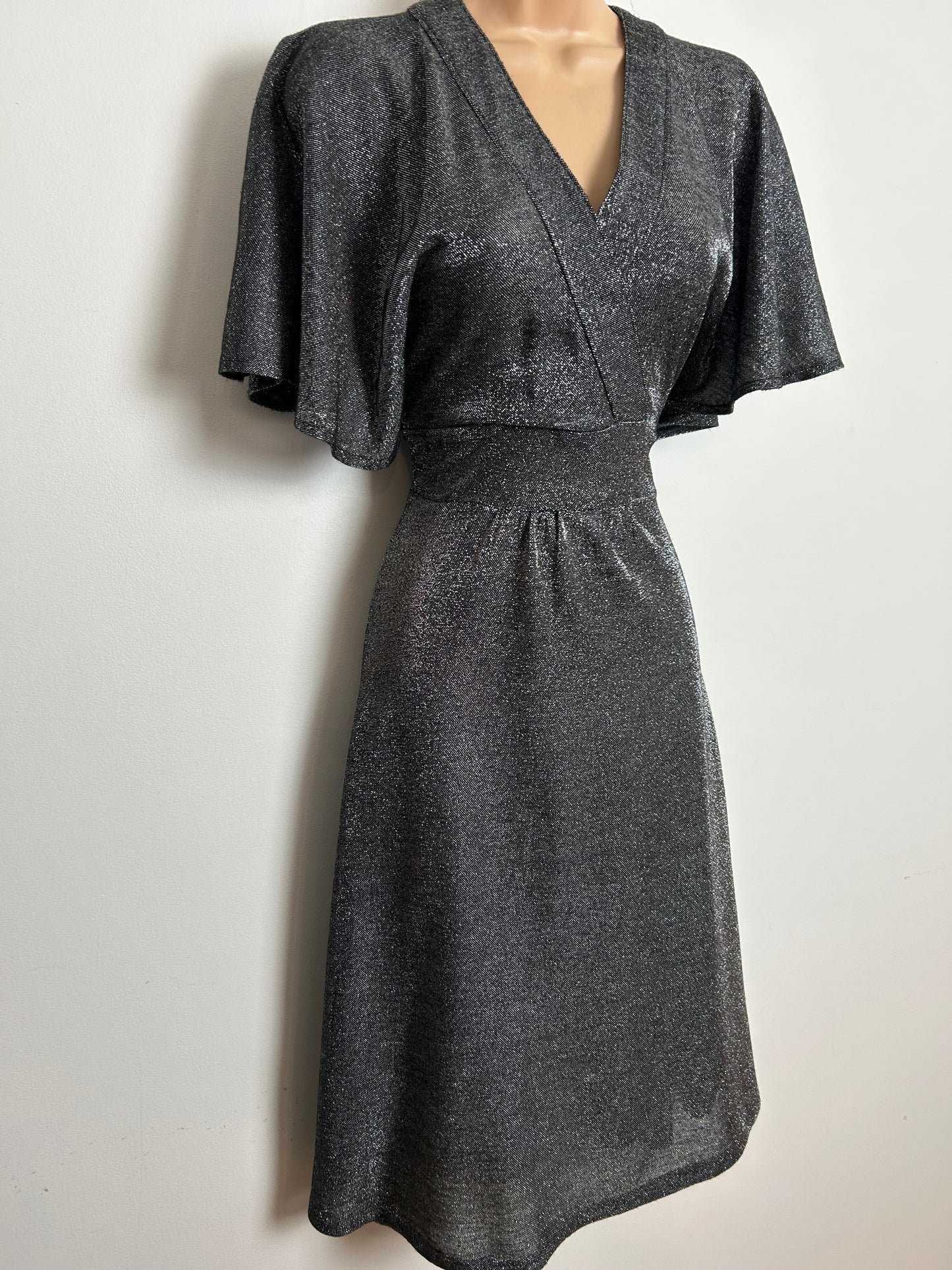 Vintage 1970s ARIES Size 10 Black & Silver Lurex Glittery Flutter Sleeve Tie Back Xmas Party Evening Dress