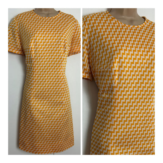 Vintage 1960s Size 14 Orange & White Zig Zag Stripe Print Short Sleeve Mod Shift Dress