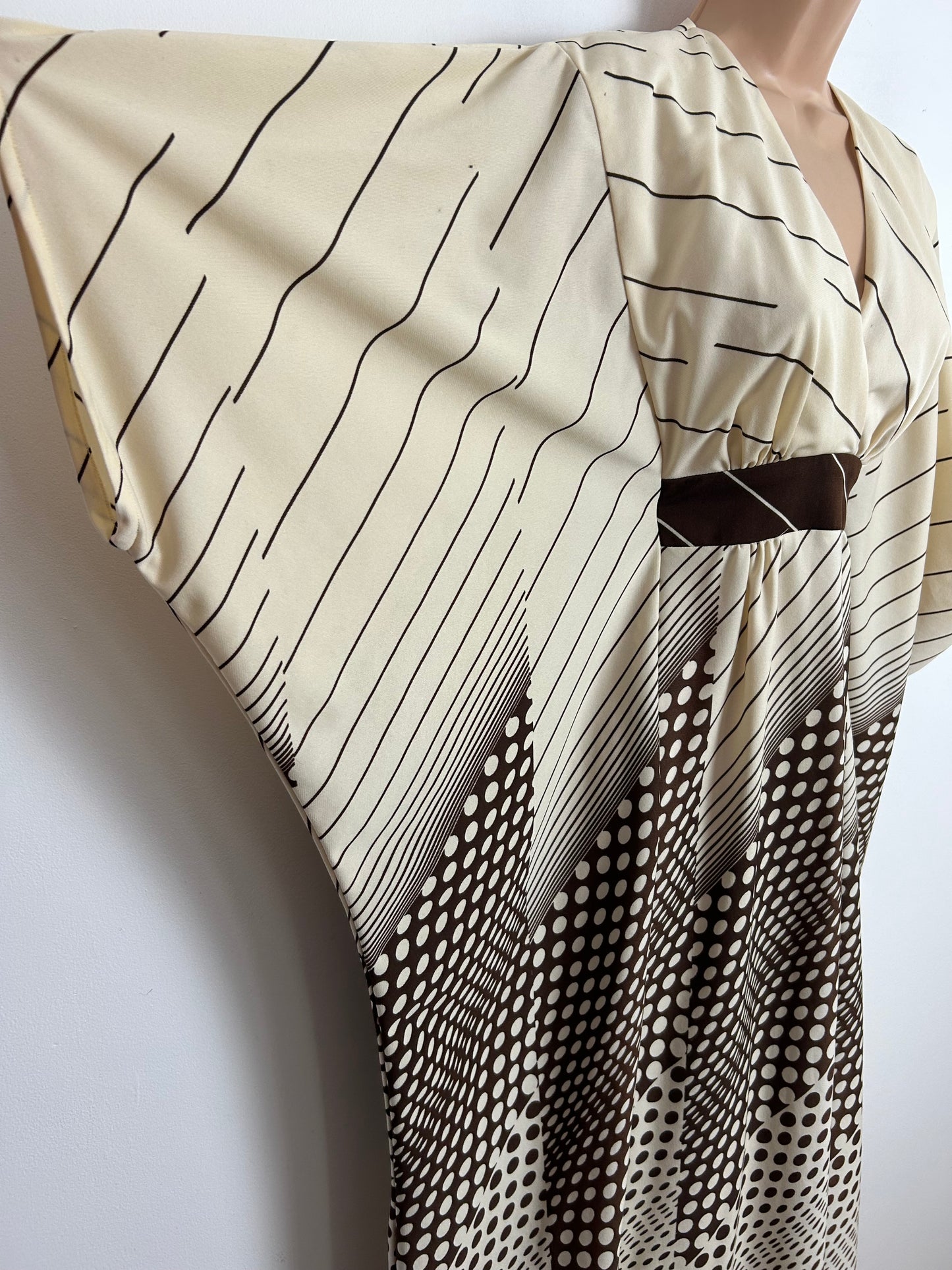 Vintage 1970s Up To Size 18/20 Cream & Brown Stripe & Polka Dot Print Wide Sleeve Kaftan Maxi Dress