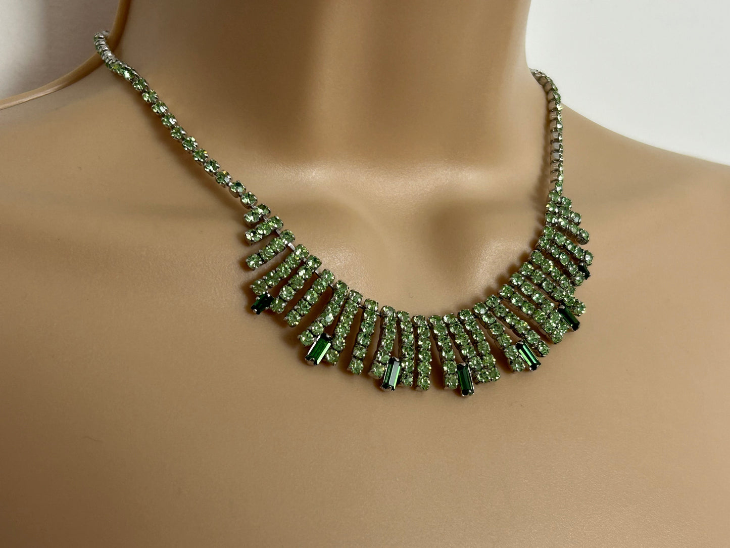 Vintage 1960s Silver Tone & Green Diamante & Cabochon Stone Set Deco Style Paste Necklace