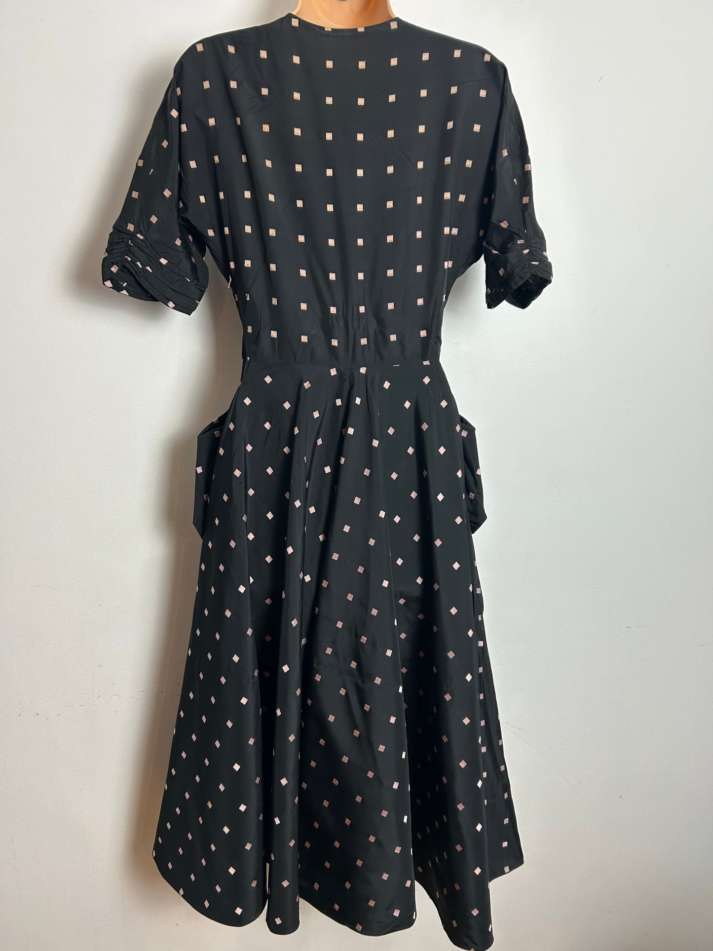 Vintage Late 1940s Size 4-6 Black & Pink Square Pattern Feature Pockets Swing Dress