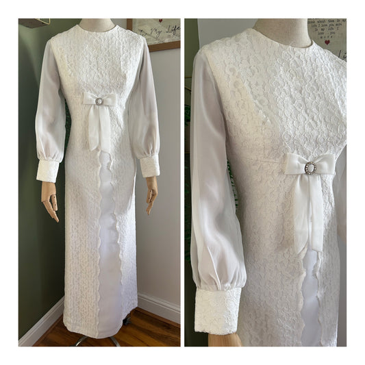 Vintage 1960s Size 10 White Lace & Satin Bow Detail Long Sleeve Wedding Dress