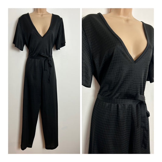 Vintage 1980s UK Size 16 Black Dogtooth Check Short Sleeve Belted Straight Leg Jumpsuit