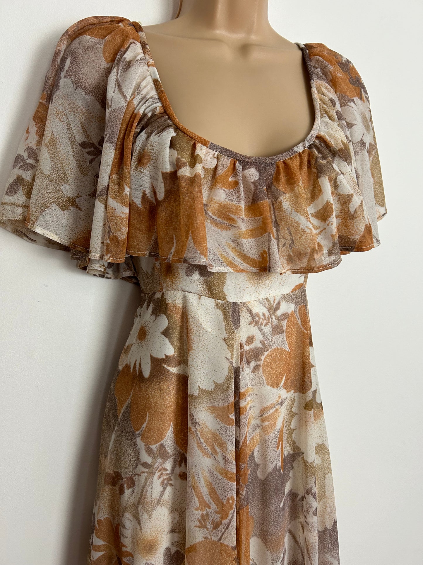 Vintage 1970s QUAD UK 12 Pretty Rusty Orange White & Brown Floral Print Cape Sleeve Boho Maxi Dress