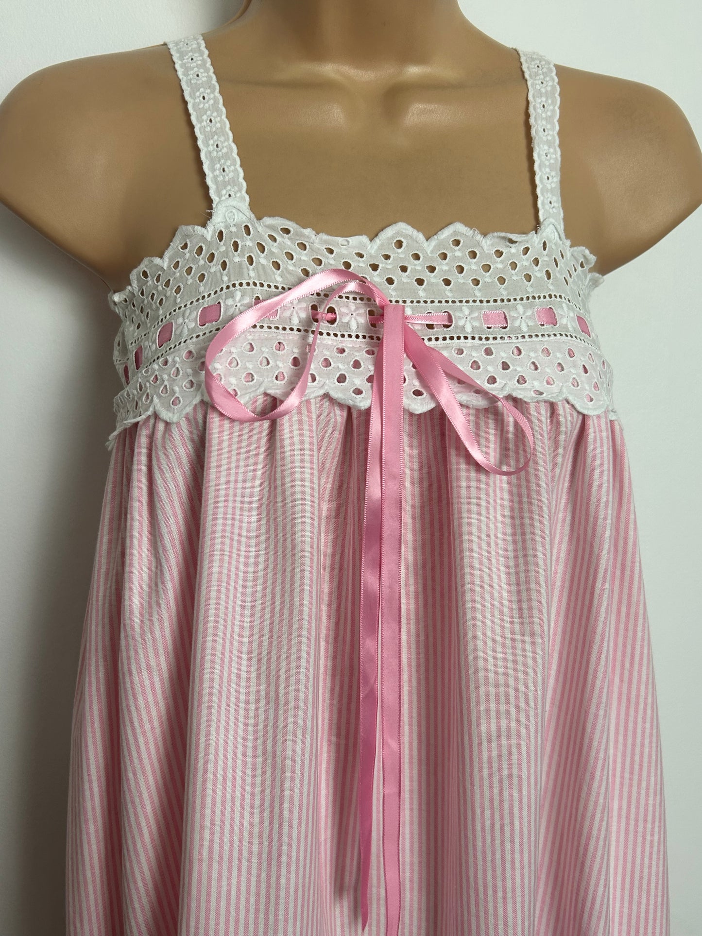 Vintage 1970s Size 6 Pink & White Stripe Broderie Anglais Cotton Nightie