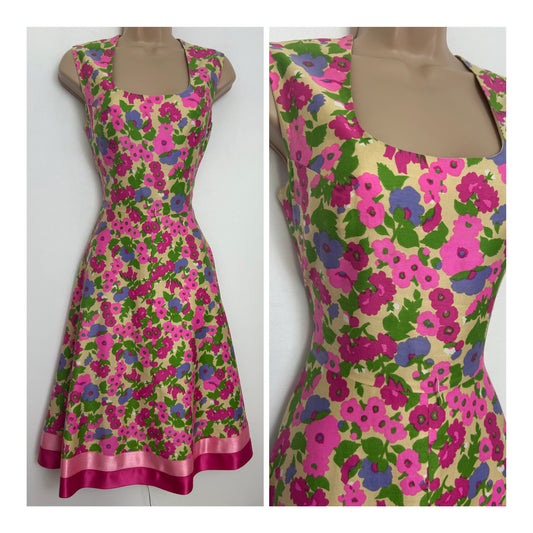 Vintage 1970s YOUNG MAYFAIR Size 8 Beige Pink & Blue Floral Print Sleeveless Fit & Flare Dress