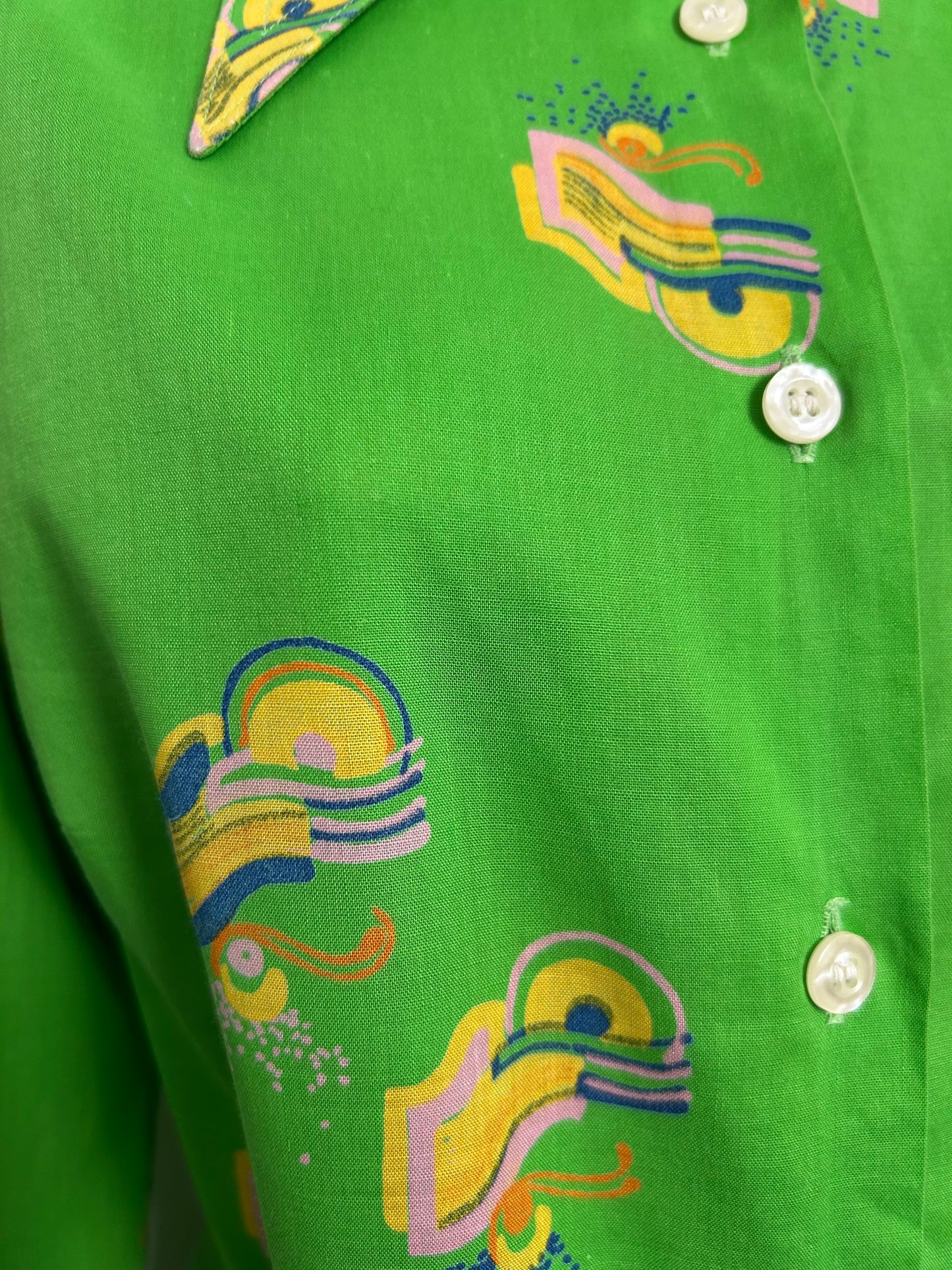 Vintage 1970s Size 12 Green Yellow Blue & Pink Abstract Print Dagger Collar Long Sleeve Cotton Mix Shirt
