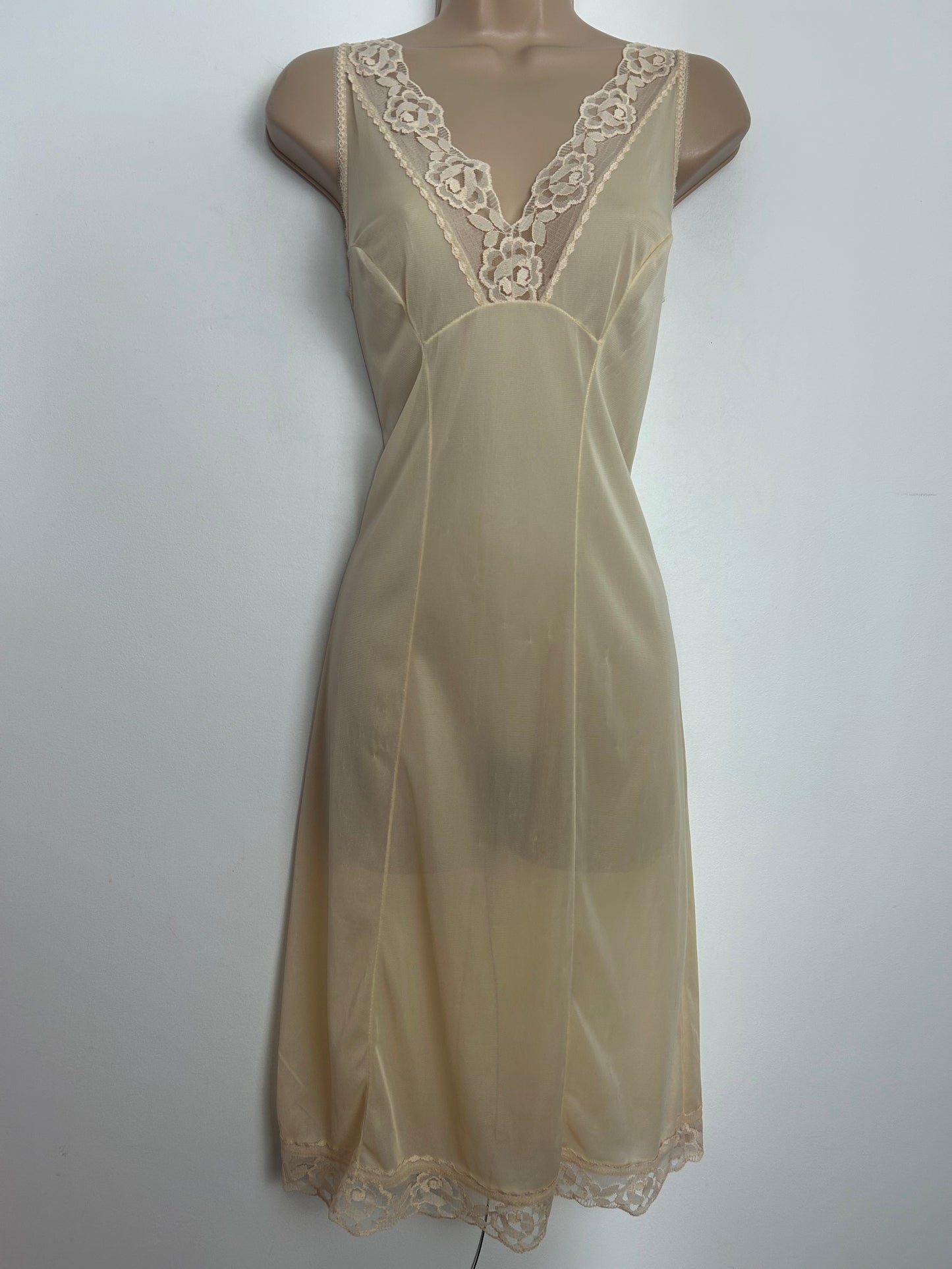 Vintage 1970s Size 8 Beige Lace Trim Sleeveless Nylon Under Slip