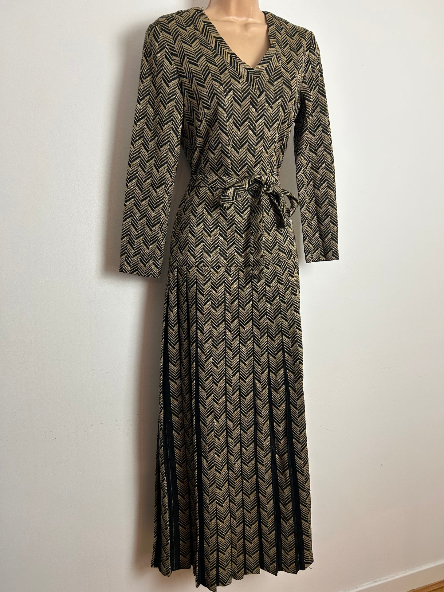 Vintage 1970s EASTEX Size 10 Black & Gold Chevron Stripe Belted Pleated Occasion Evening Maxi Dress