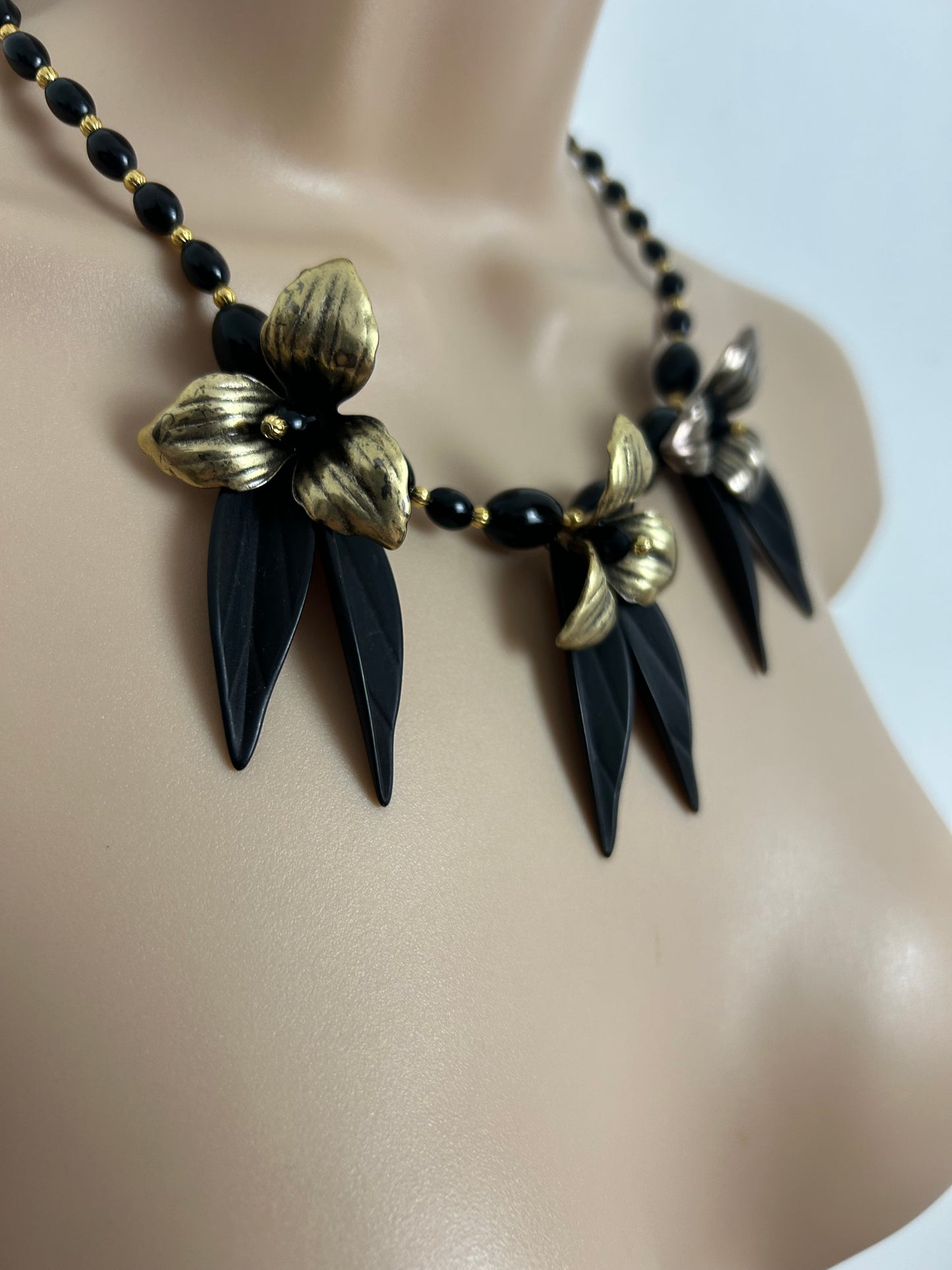 Vintage Black & Gold Colour Three Flowers Beaded Choker Style Necklace