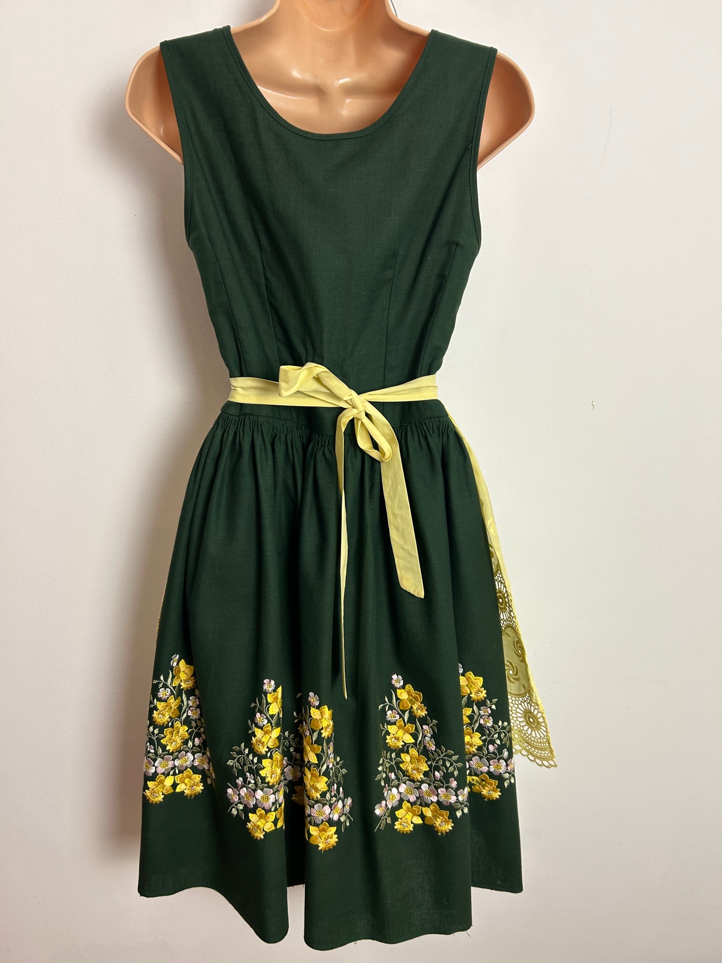 Vintage 1950s Gertr. Jacob UK Size 6 Green & Yellow Embroidered Traditional Austrian Dirndl Dress With Removable Apron