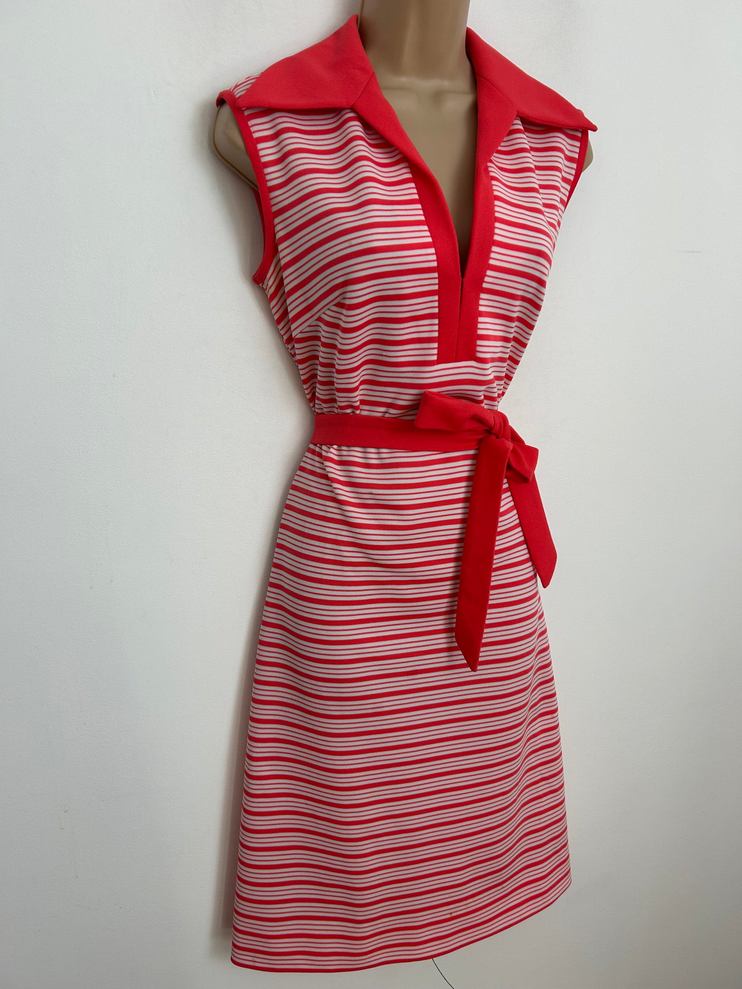 Vintage 1970s Size 12-14 Dark Pink & White Stripe Print Sleeveless Belted Mod Dress