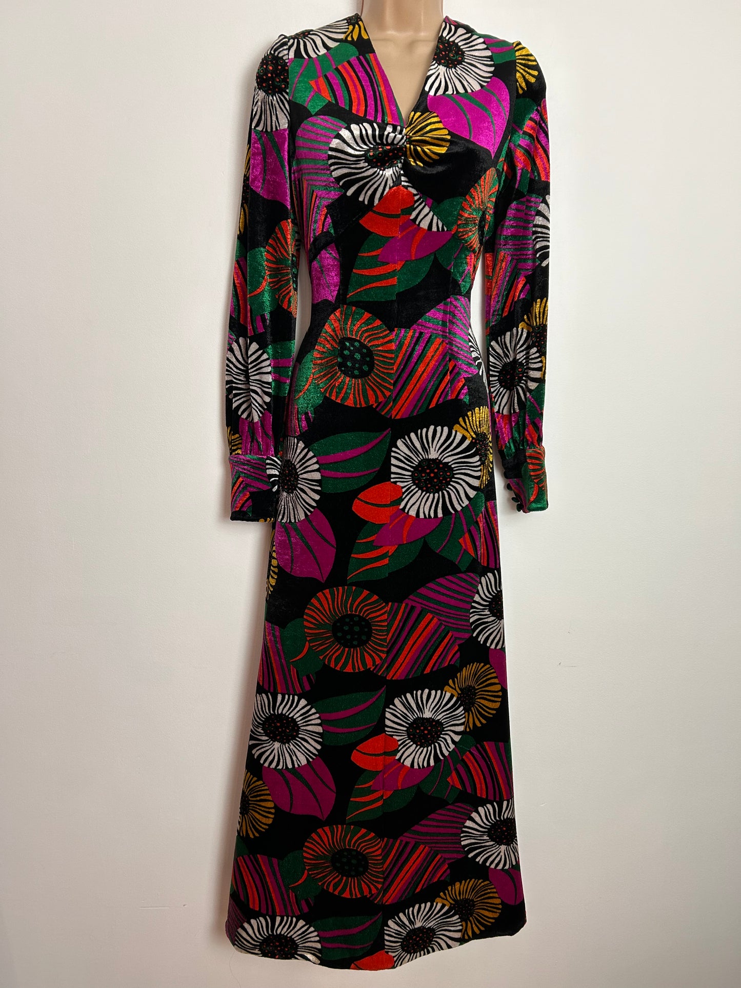 Vintage 1970s Approx UK Size 8-10 Black Magenta Orange & Green Bold Floral Print Long Sleeve Maxi Dress