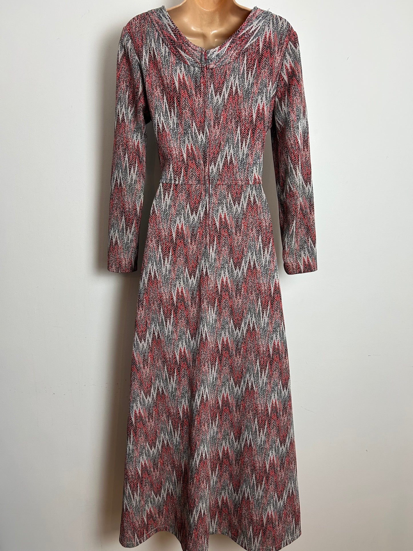 Vintage 1970s Size 12 Red Black & Beige Zig Zag Print Lurex Long Sleeve Occasion Evening Maxi Dress