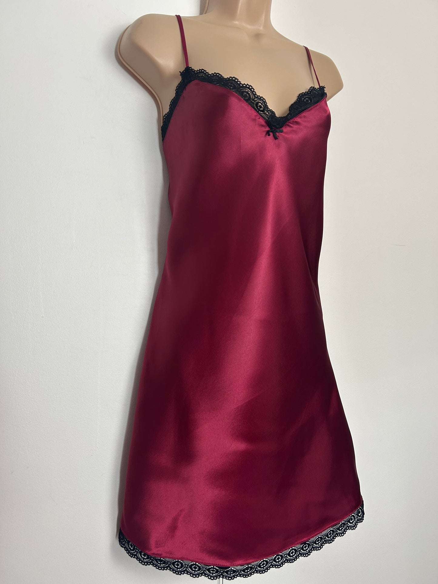 Modern ESMARA LINGERIE Size 10 Dark Red & Black Lace Trim Strappy Slip