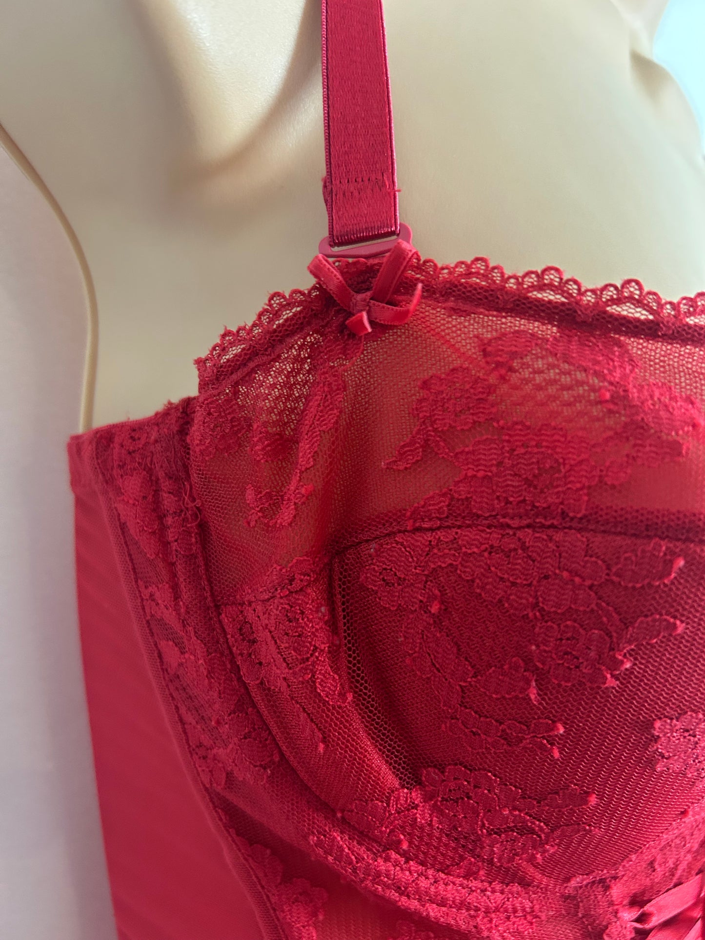 Ann Summers Size 34D Red Lace Ribbon Bustier Tie Boned Corset With Detachable Straps