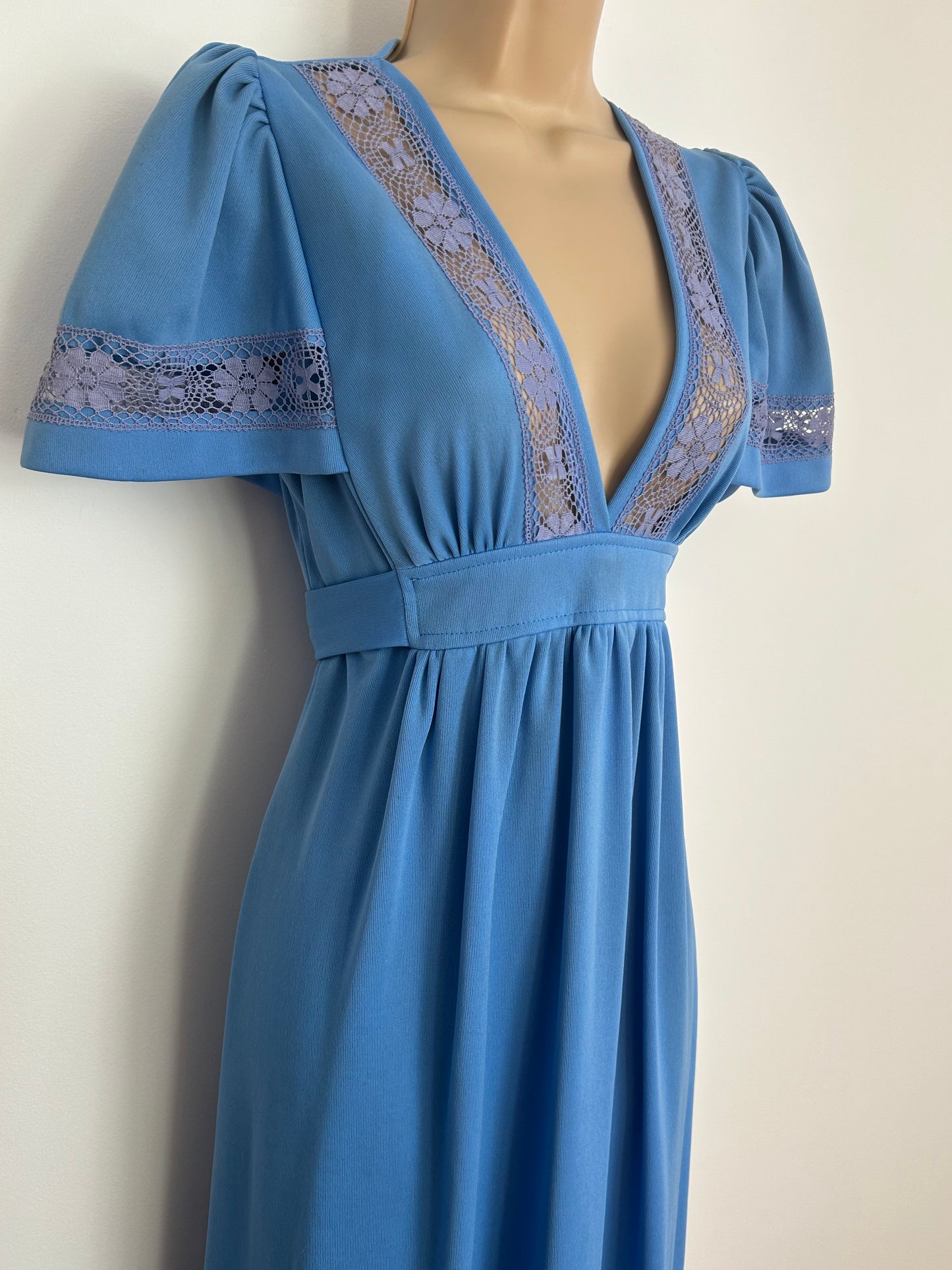 Vintage 1970s RICHARD SHOPS Size 8 Blue Lace Trim Flutter Sleeve Tie Back Maxi Dress