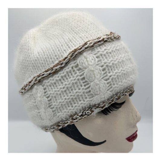 Vintage 1980s Winter White Cable Knit Angora & Wool Mix Beanie Style Winter Hat