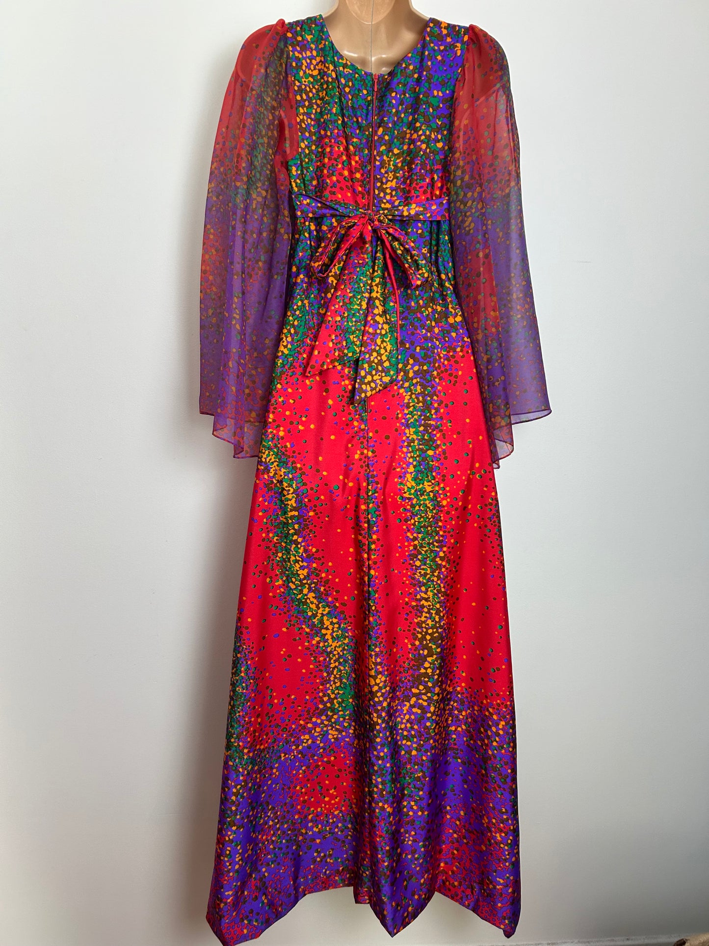 Vintage 1970s VERA MONT PARIS Size 6-8 Red Purple & Green Ditsy Print Long Flared Sleeve Maxi Dress