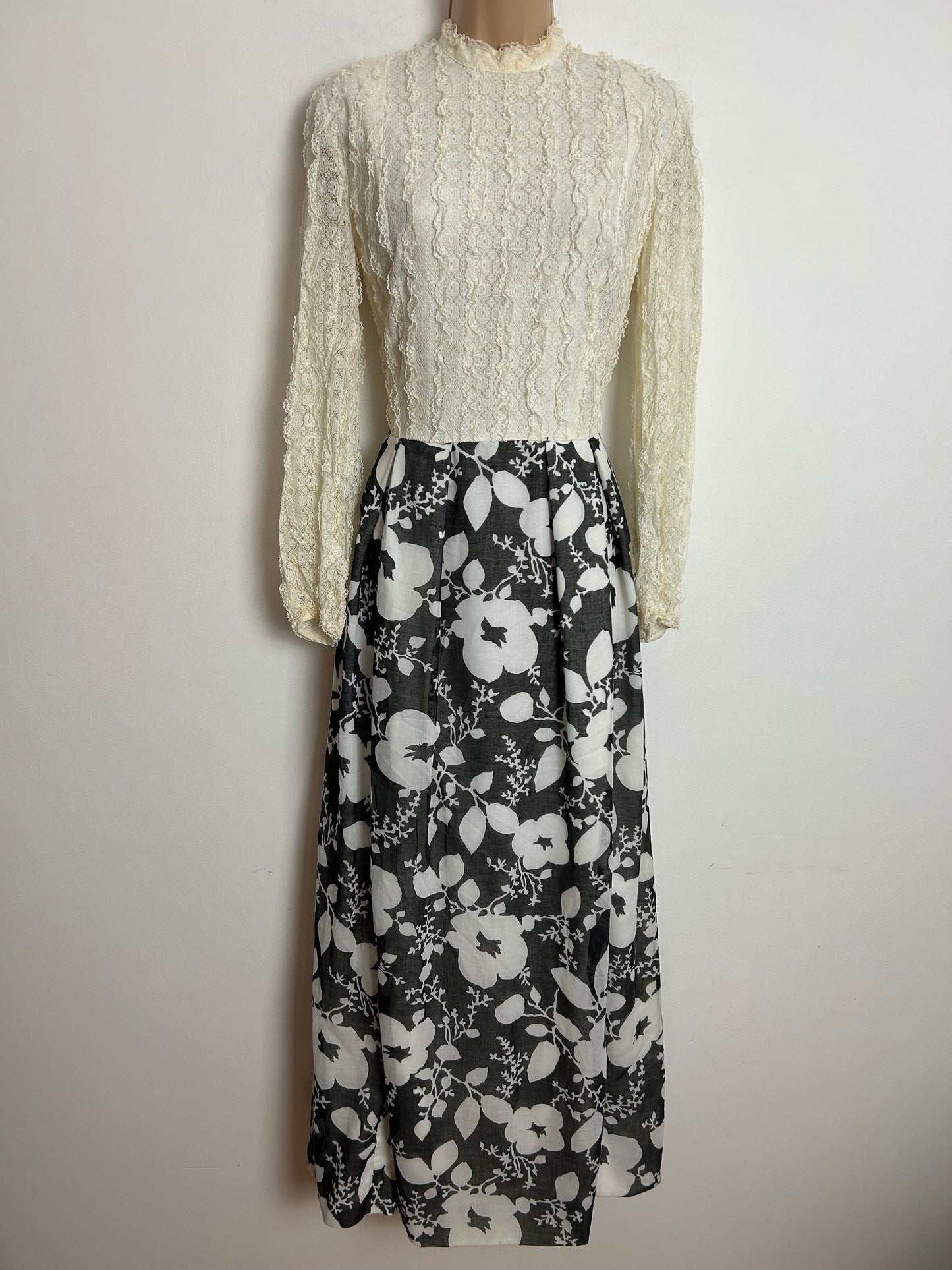 Vintage 1970s UK Size 10 White & Black Lace Bodice Floral Print Long Sleeve Boho Prairie Maxi Dress