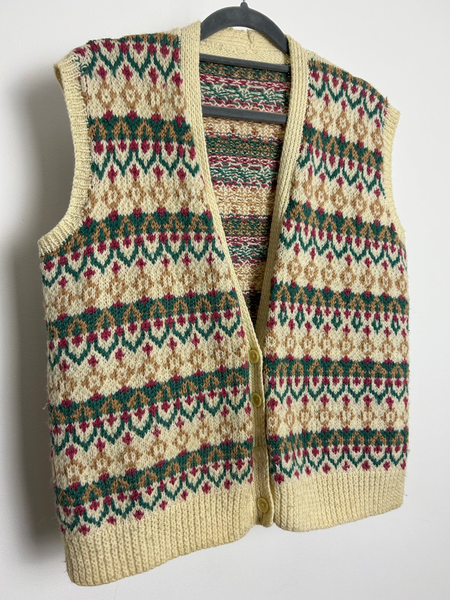 Vintage 1970s Size 12-14 Cream Red Green & Beige Knitted Sleeveless Sweater Vest Waistcoat Cardigan