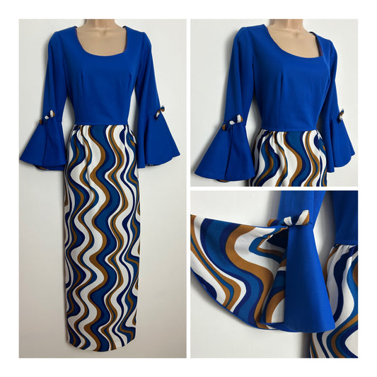 Vintage 1970s Size 10 Blue White & Brown Wavy Stripe Print Flared Split Cuff Maxi Dress