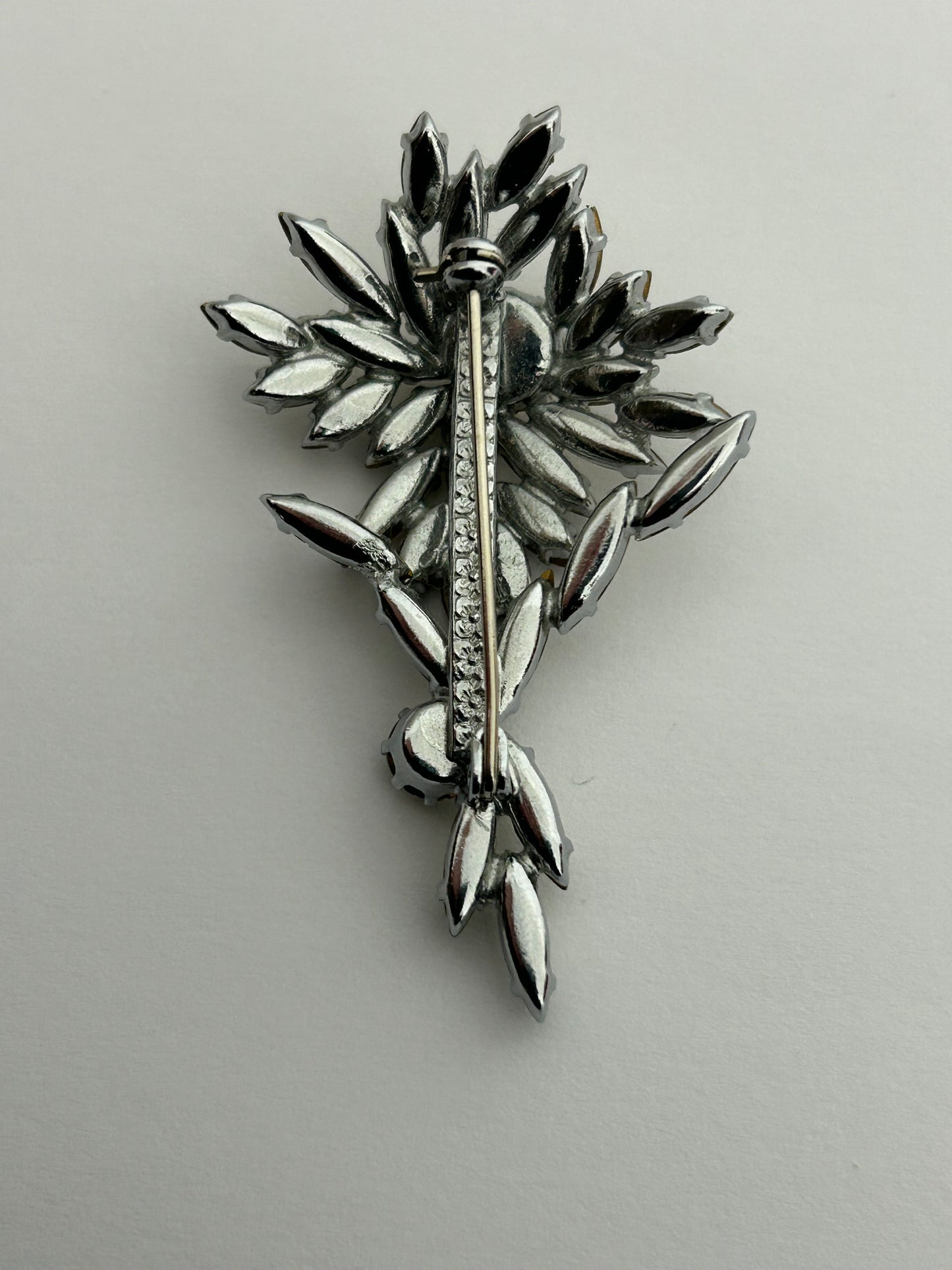 Vintage 1960s Silver Tone Base Metal Glass Stone & Diamante Set Flower Brooch