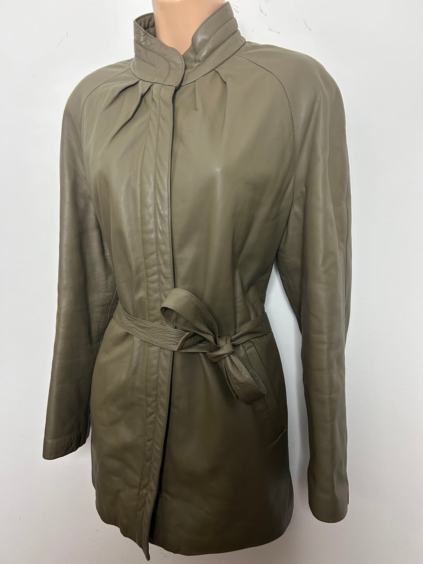 Vintage 1980s ITALIAN Size 12-14 Taupe Belted Soft Leather Coat