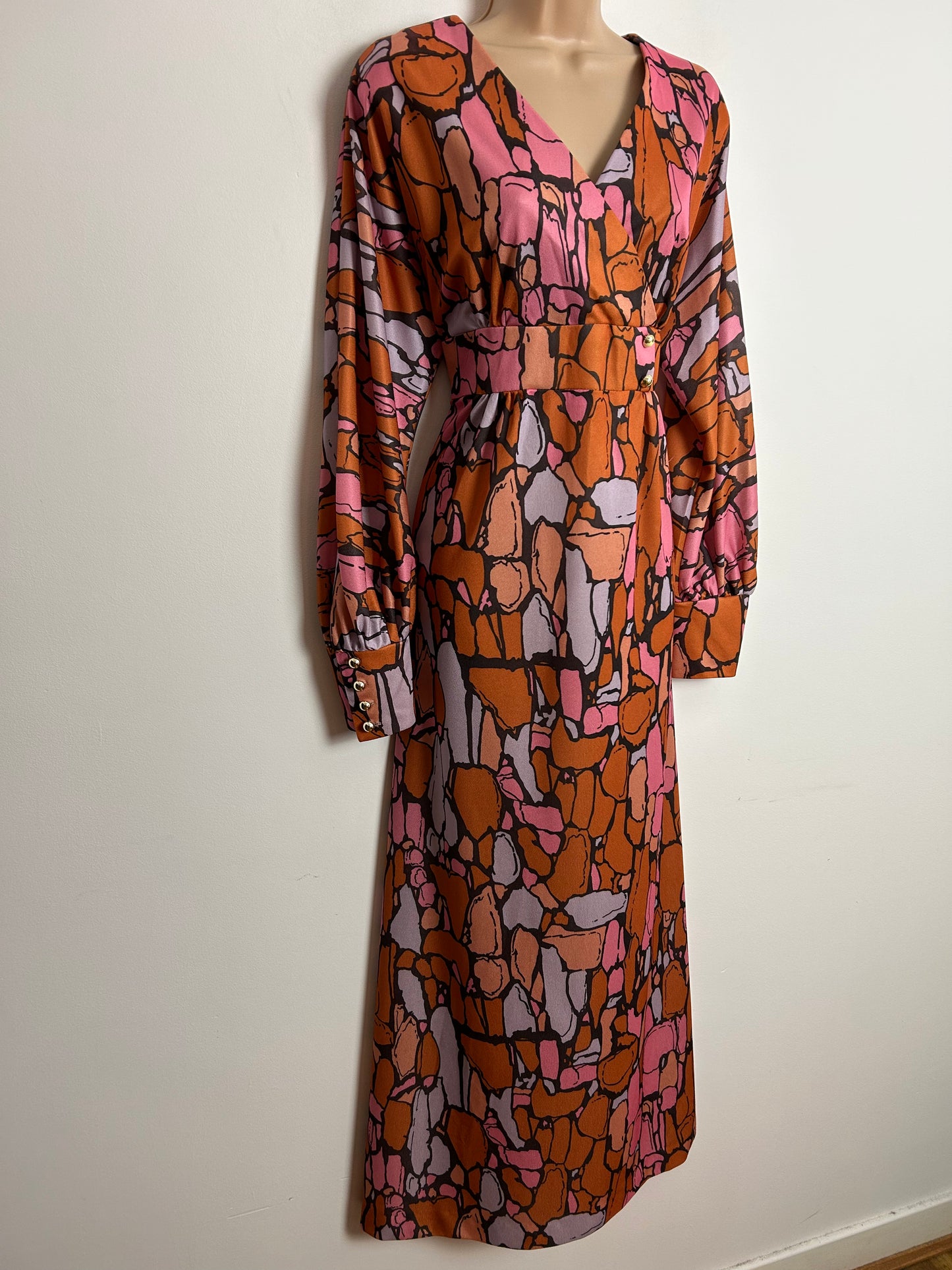 Vintage 1970s UK Size 16 Gorgeous Orange & Pink Tones Abstract Print Long Sleeve Maxi Dress