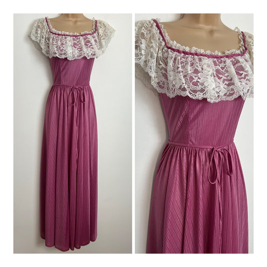 Vintage 1970s Size 6 Dusky Pink & White Lace Trim Bardot Neck Long Length Nightie