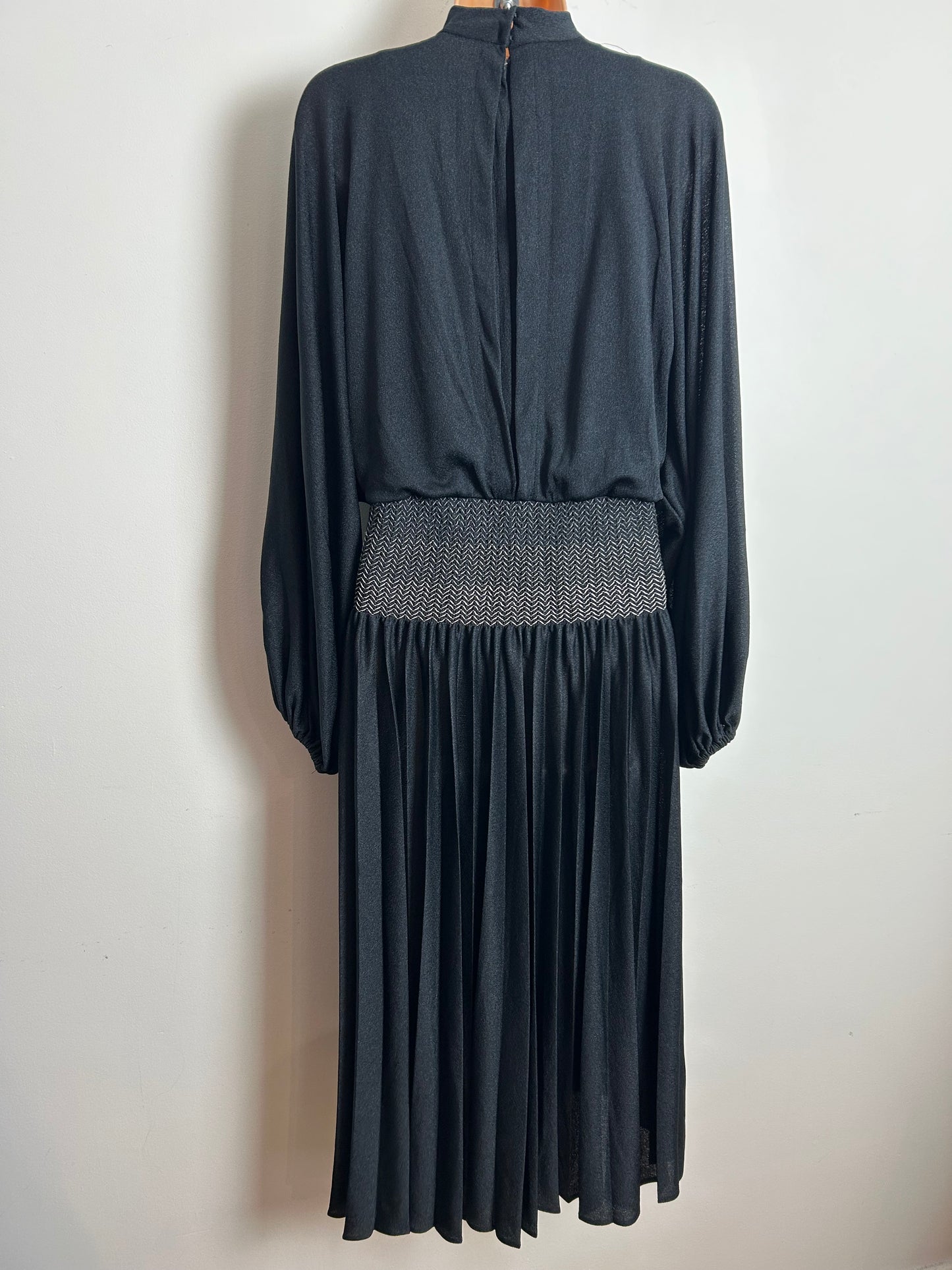 Vintage 1970s SHUBETTE Size 16 Black Neck Tie Bat Wing Sleeve Shirred Waist Pleated Midi Dress