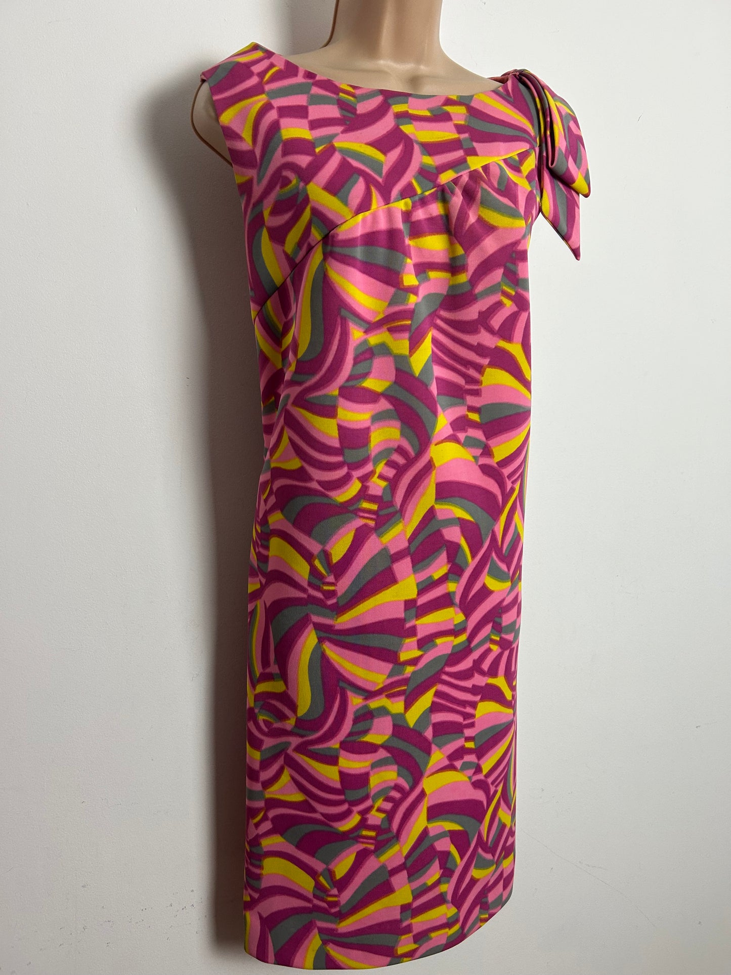 Vintage 1960s Size 14-16 Pink Yellow & Grey Psychedelic Print Bow Shoulder Detail Mod Shift Dress