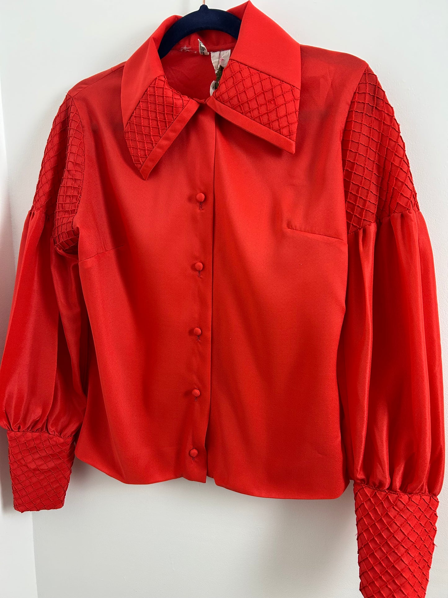 Vintage 1970s ROSAMUNDA Mexican Size 12 Red Diamond Pintuck Pleated Detail Long Sleeve Shirt