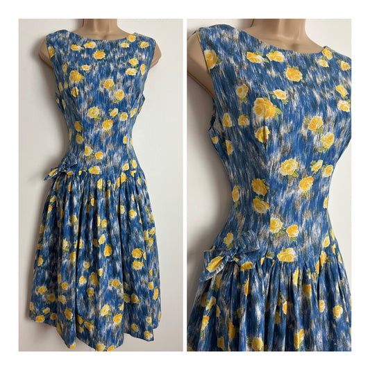 Vintage 1950s Size 8 Cute Blue & Yellow Floral Print Cotton Bow Detail Sleeveless Dress