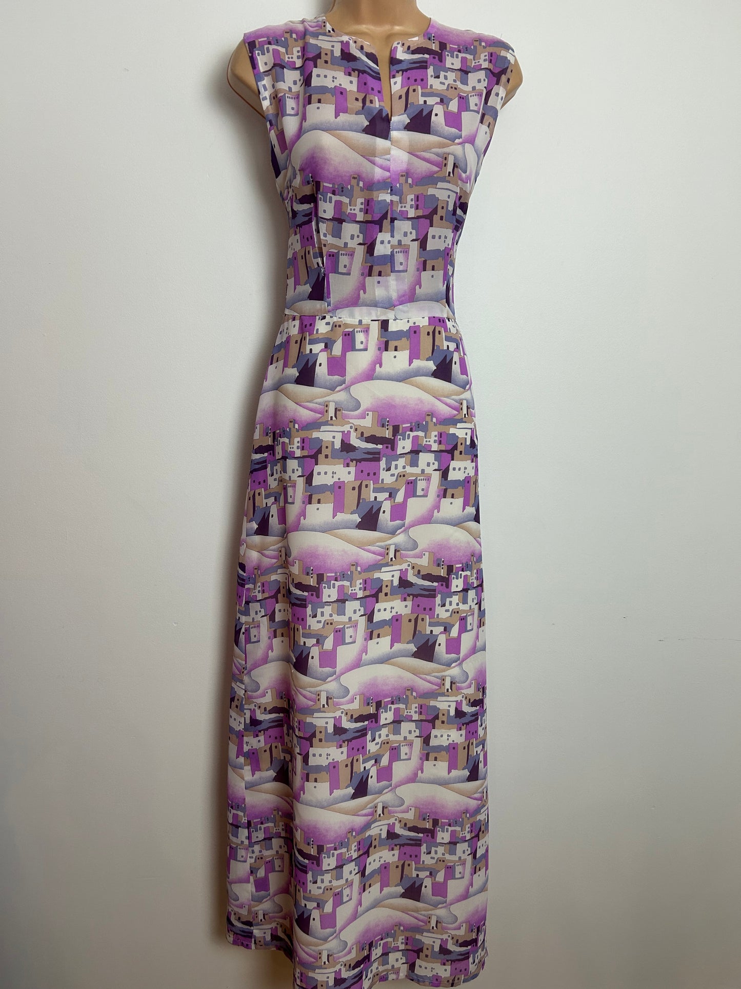 Vintage 1970s Size 8 White Pink & Violet Stylised Green Village Print Chiffon Maxi Dress