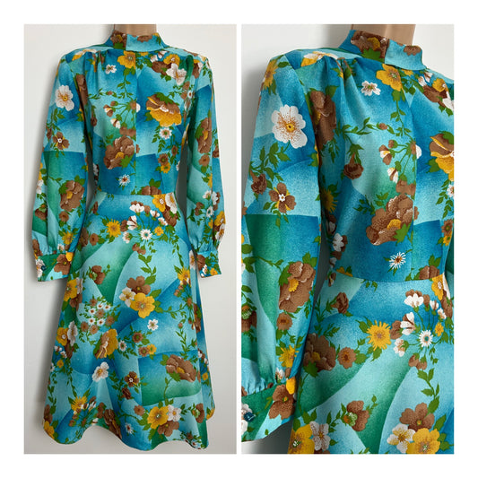Vintage 1970s Size 8-10 Turquoise Blue & Brown Tones Floral Print Long Sleeve Fit & Flare Day Dress