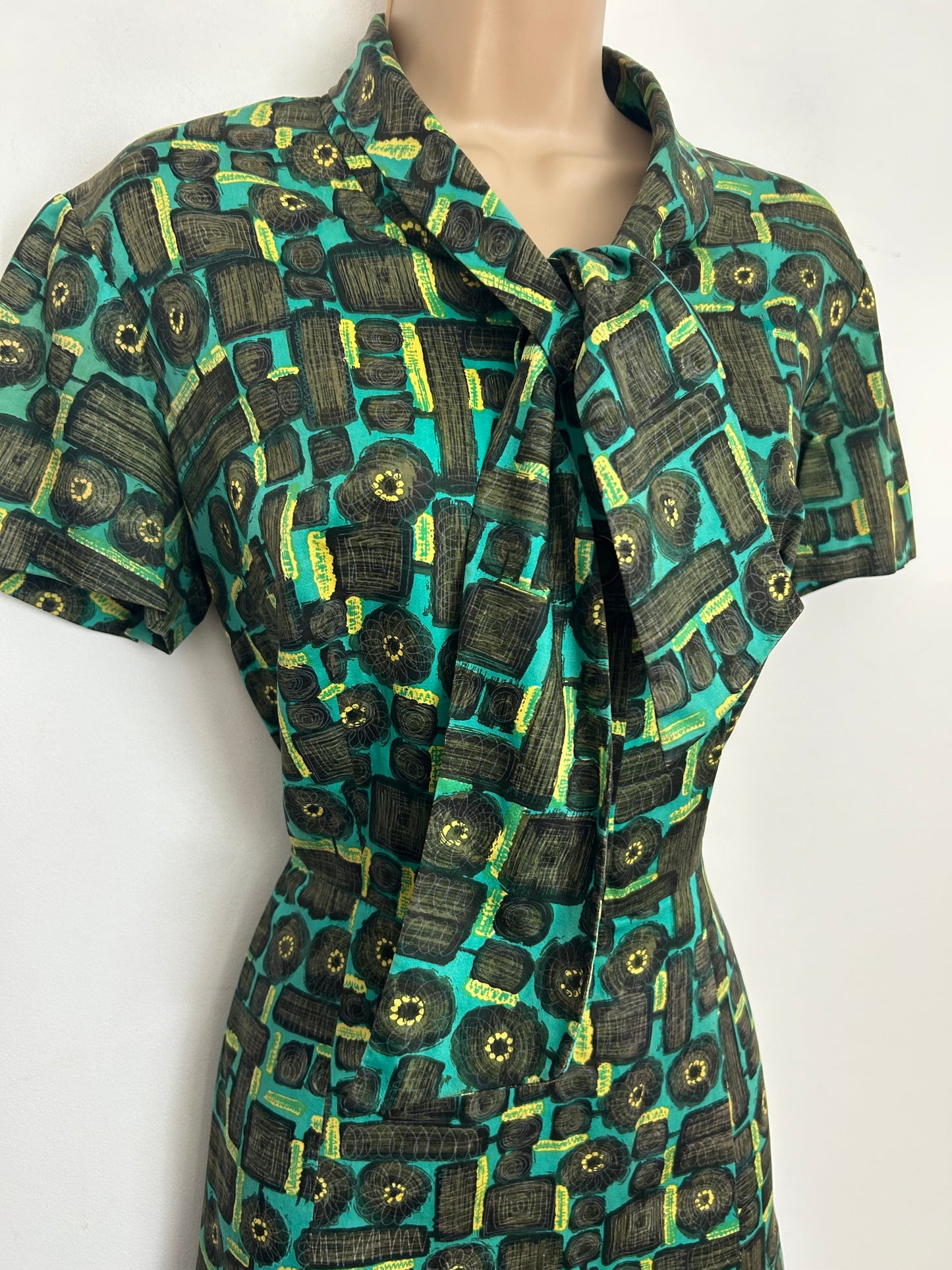 Vintage Late 1950s Early 1960s Size 12-14 Turquoise Brown & Lemon Abstract Geo Print Scarf Tie Pleated Cotton Dress