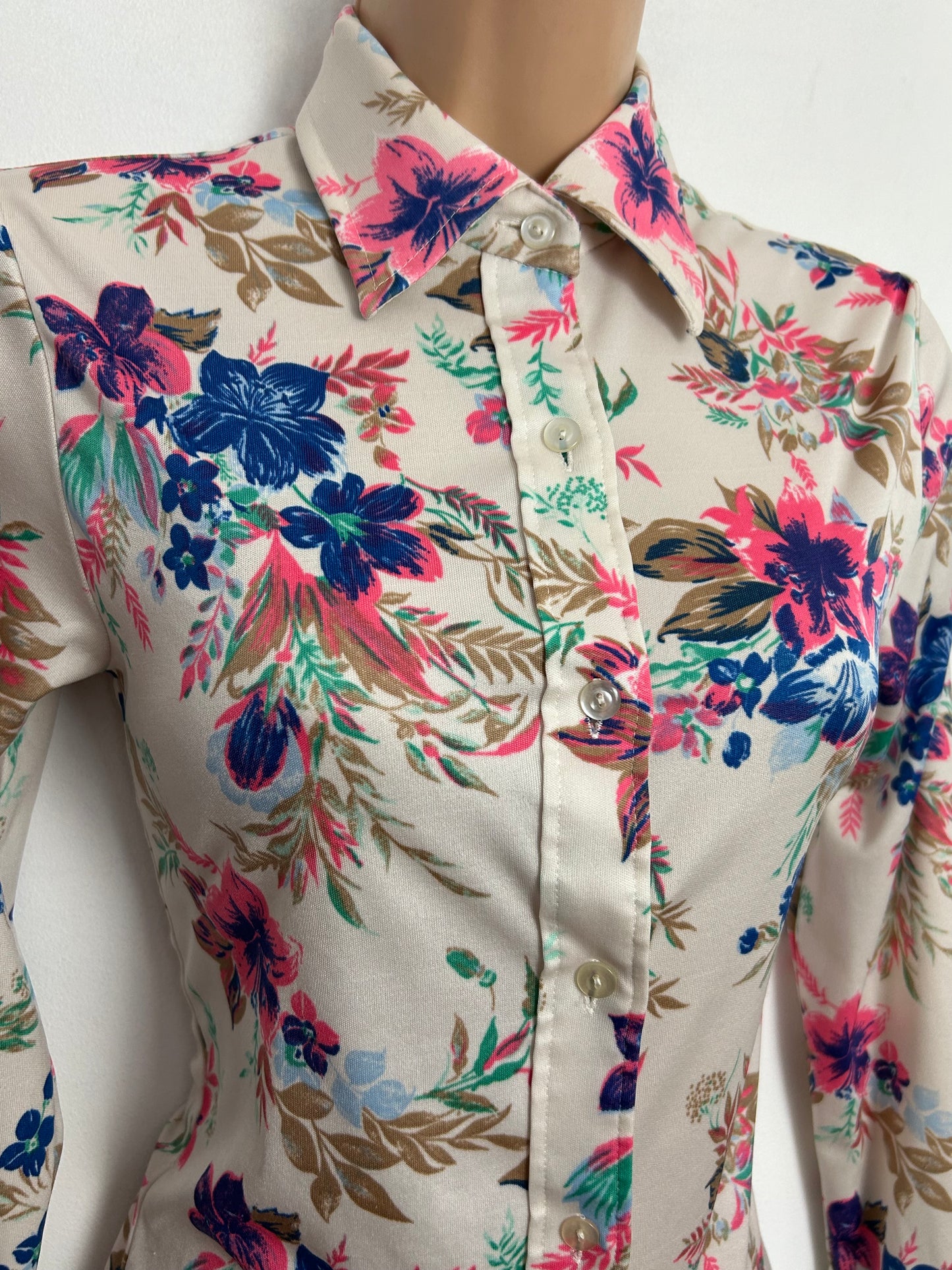 Vintage 1970s UK Size 8 Off White Blue & Pink Floral Print Long Sleeve Shirt