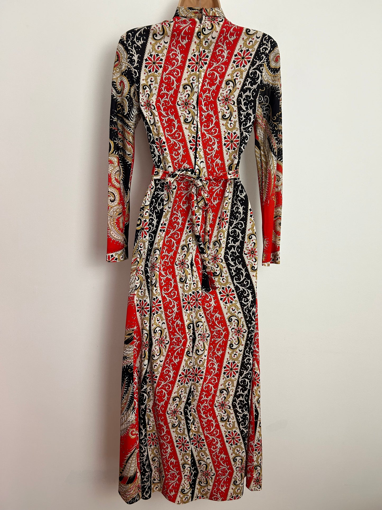Vintage 1970s YOUNG IDEAS BY RHONA ROY UK Size 6 Red Black & Sandy Beige Abstract Dragon Print Midaxi  Dress
