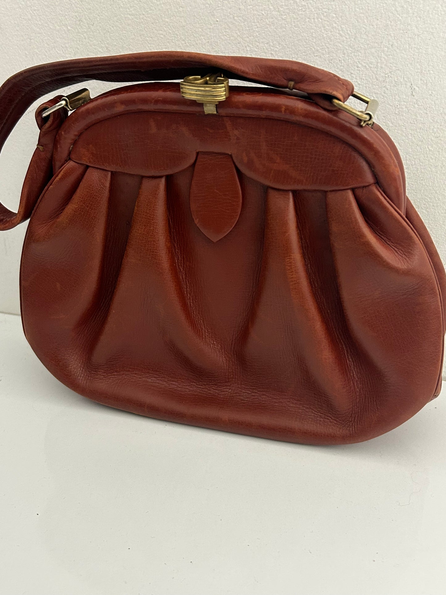 Vintage 50s 60s Chestnut Brown Leather Small Top Handle Handbag